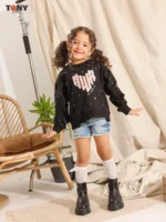 ⁦بلوزة صيفية قطنية بقلب للفتيات الصغيرات: 3 أنماط عصرية⁩ - الصورة ⁦2⁩